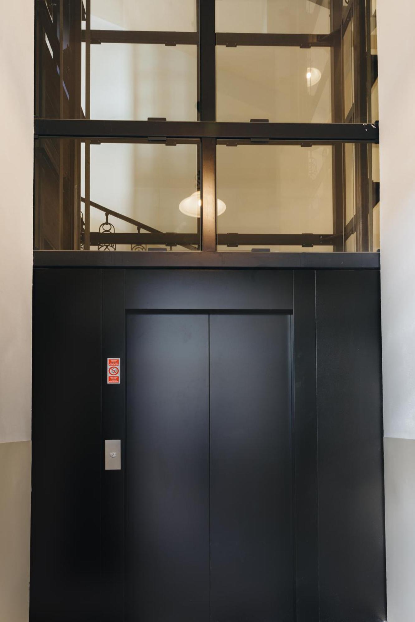 Studio-Apartment mit Balkon